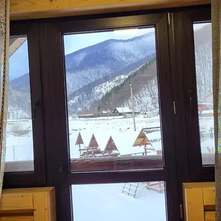 ヴィラ карпати Fest Mizhhirya (Transcarpathia)