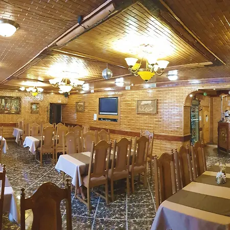 Вилла карпати Fest *